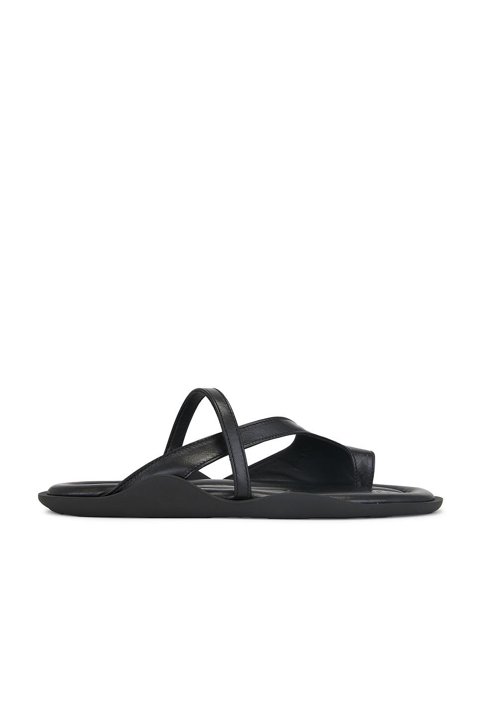 riley sandal