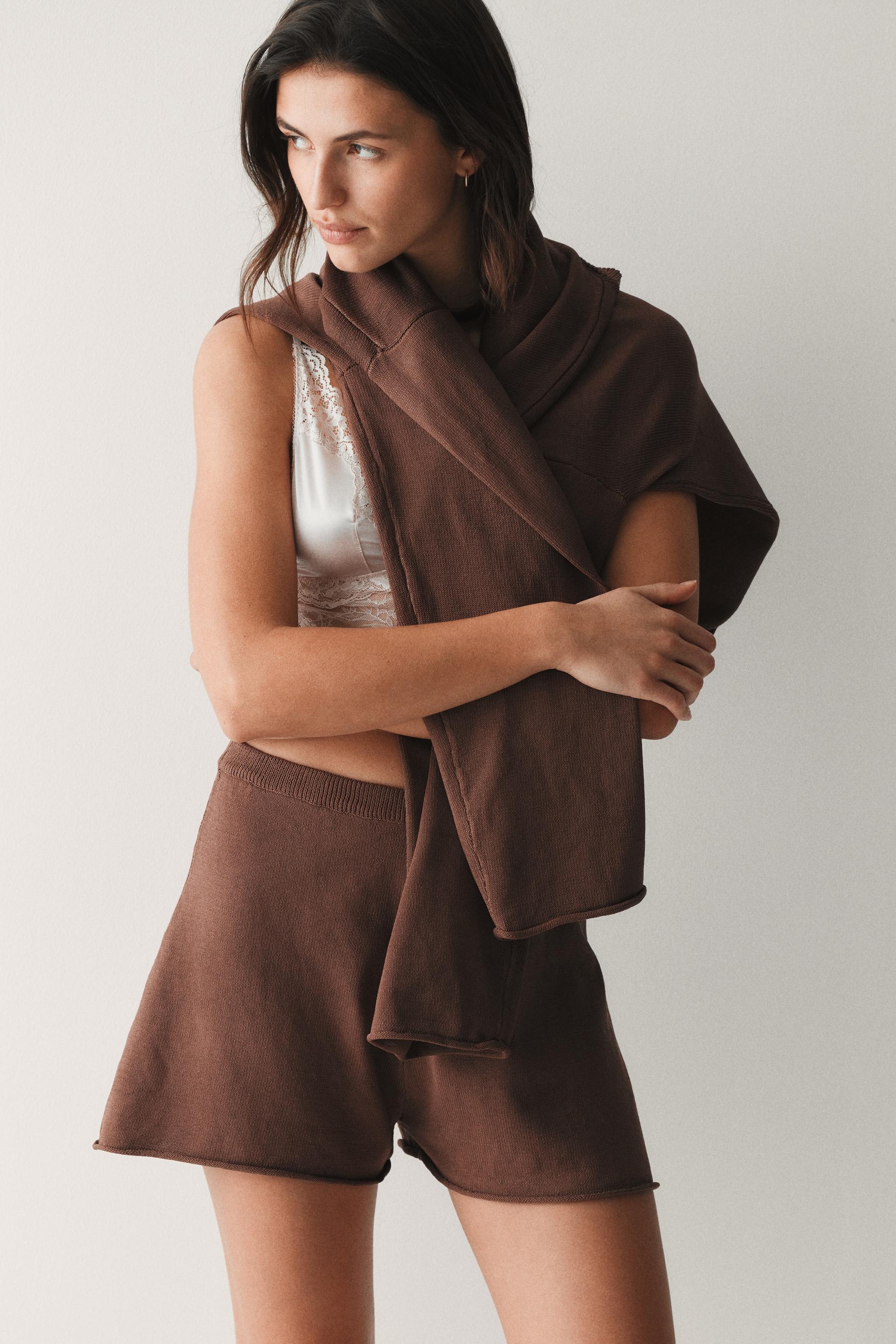 rolled-edge knit shorts
