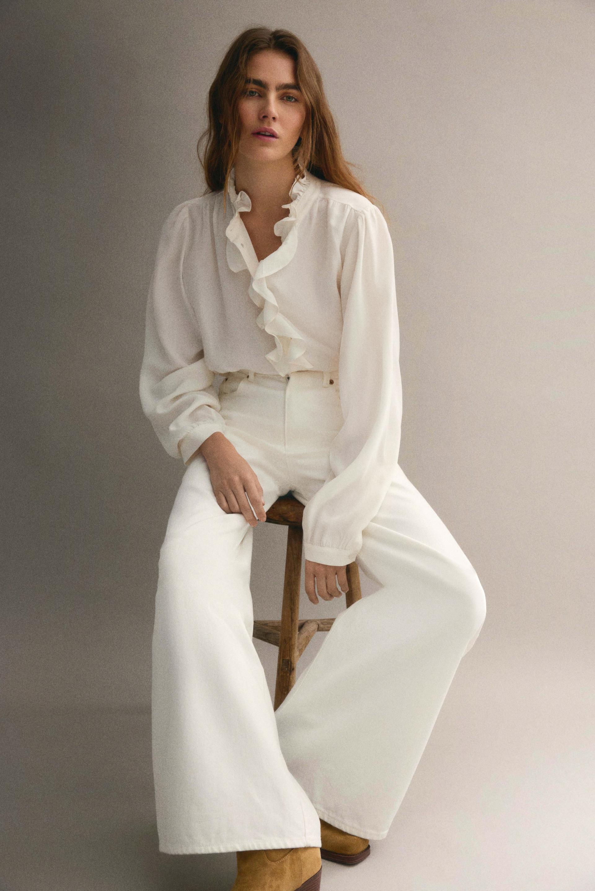 ruffle-collar viscose blouse