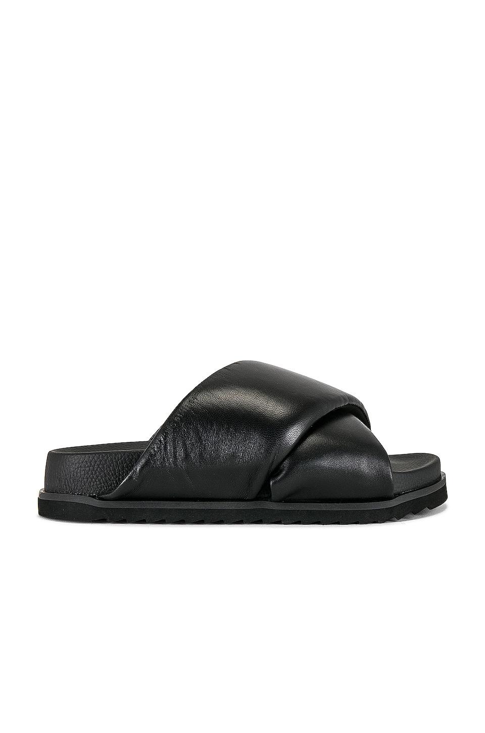 saki sandal
