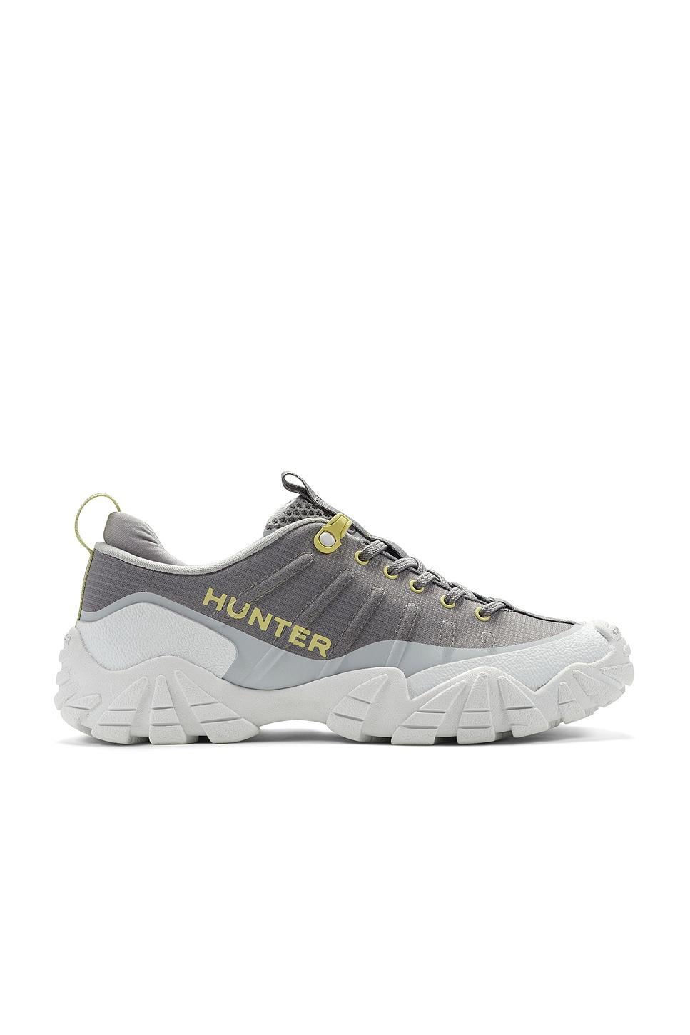 sara sneaker