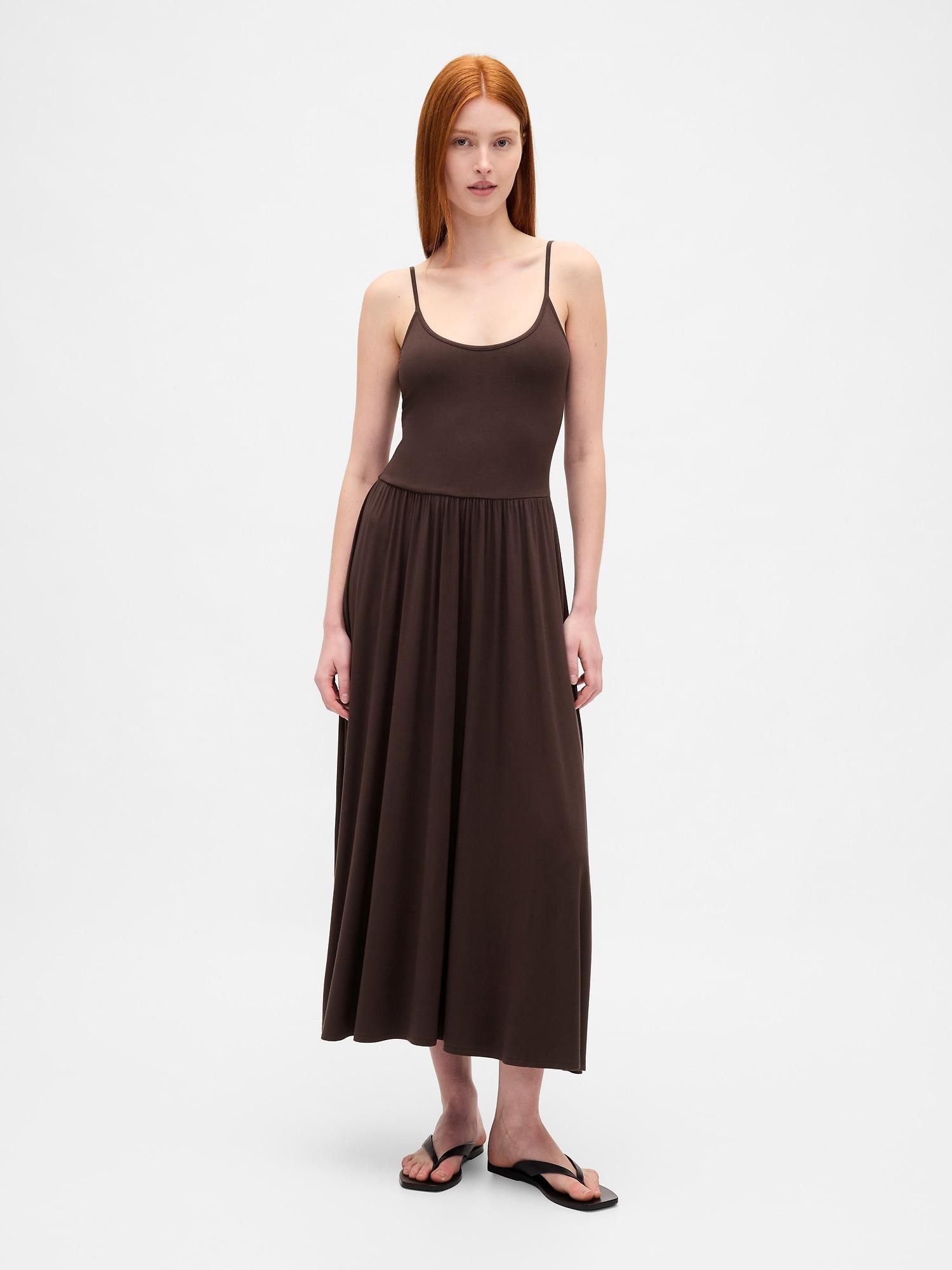 scoop neck maxi dress