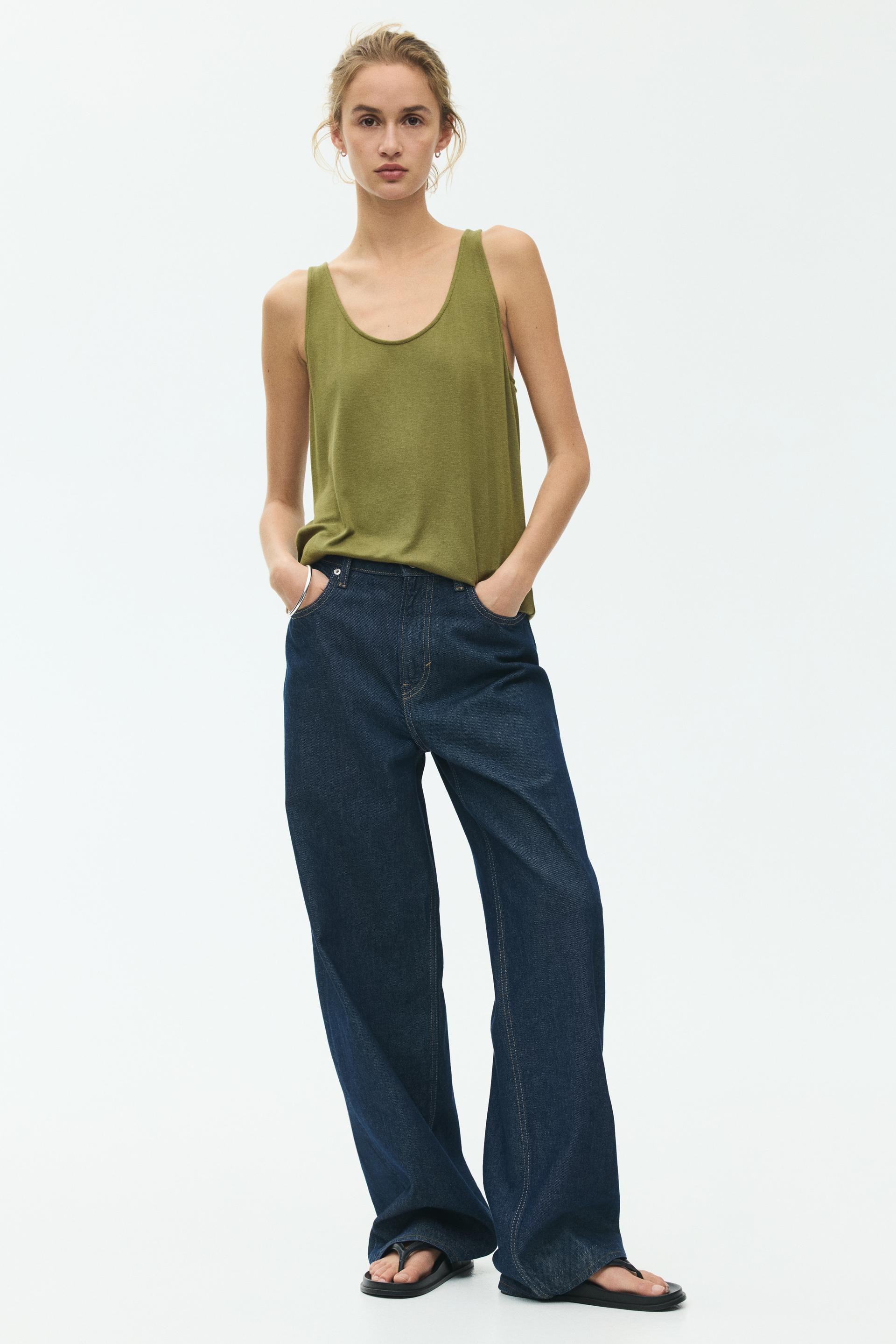 scoop-neck tank top