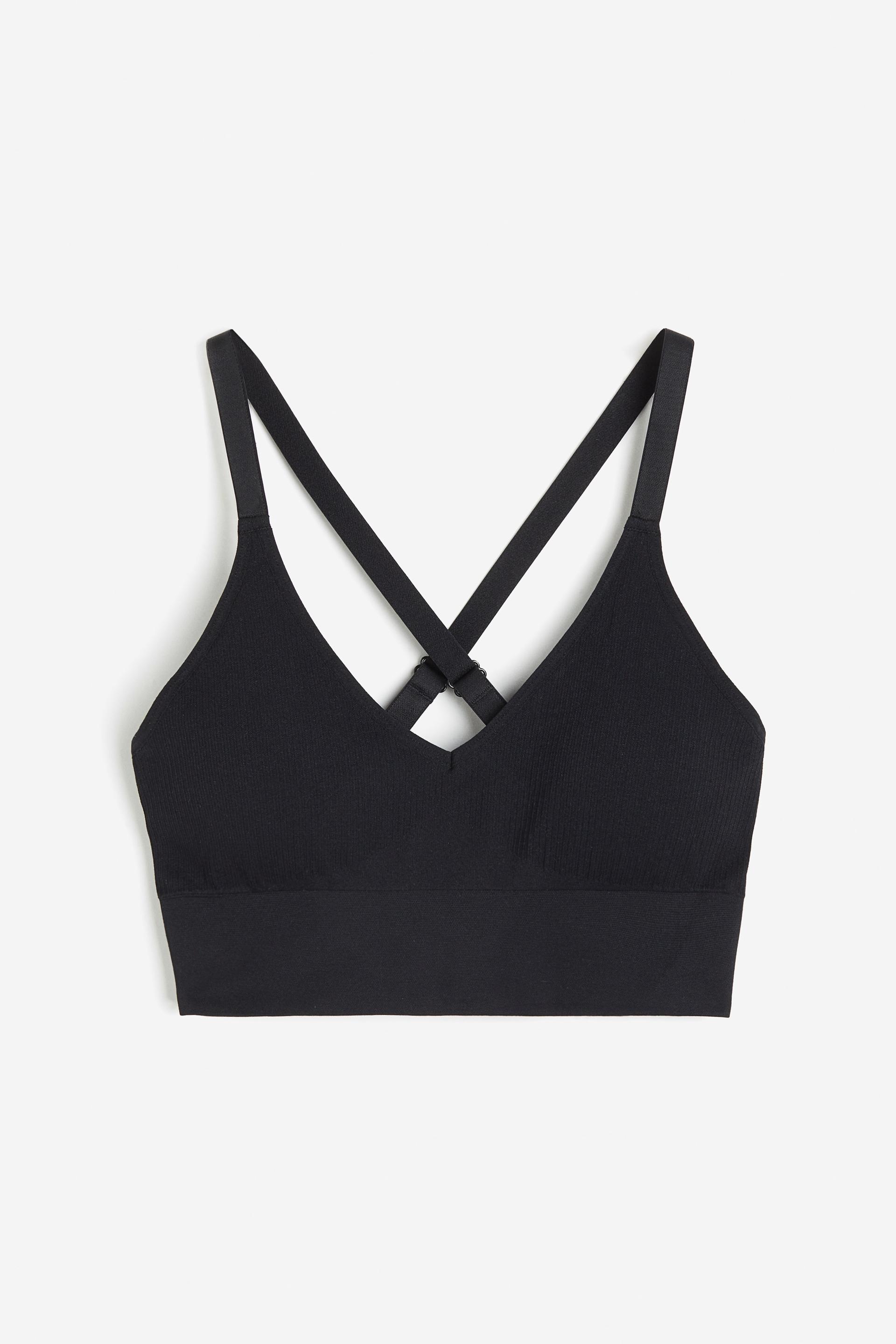 seamless medium-support sports bra with drymove™