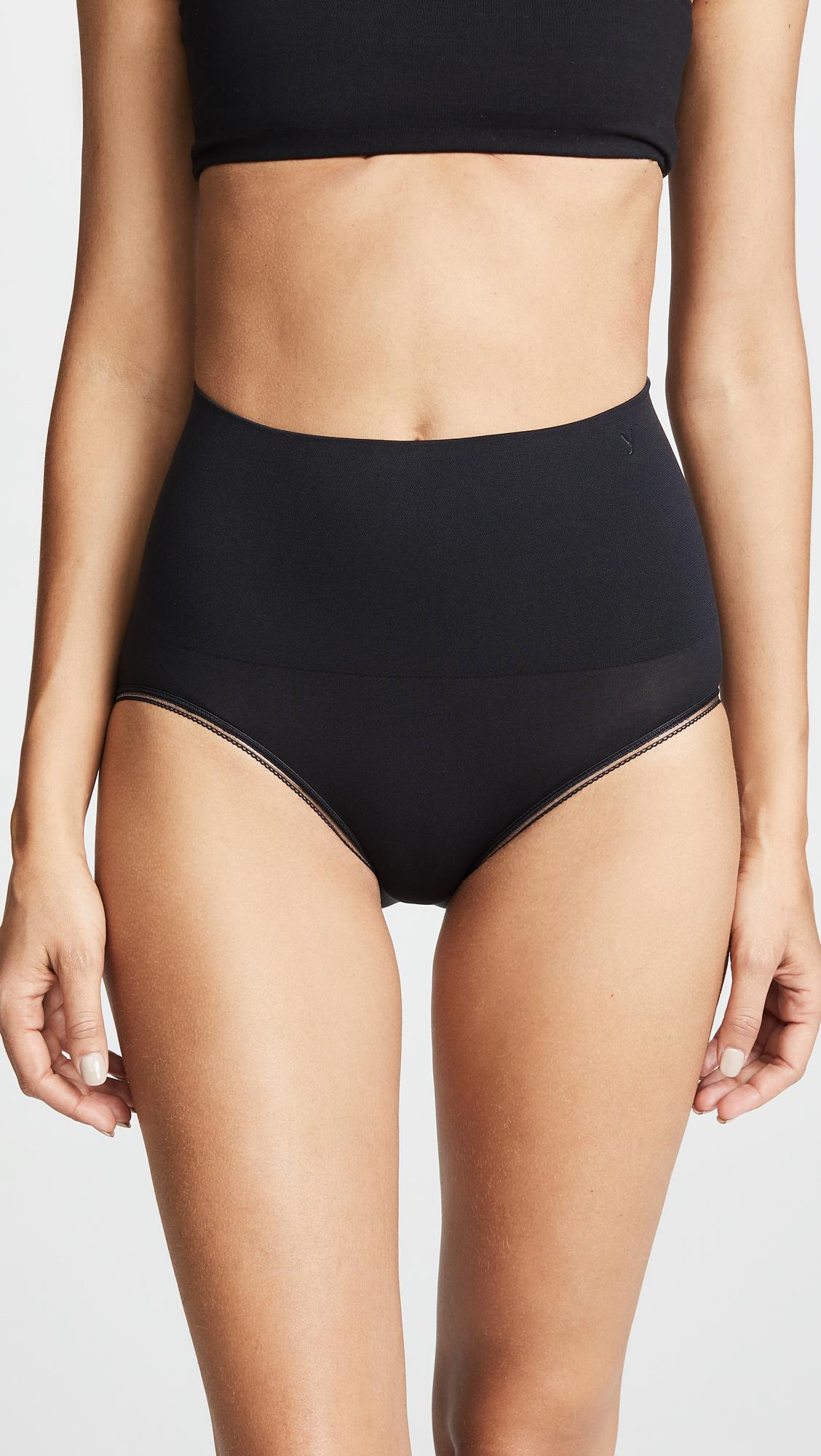 seamlessly shaped ultralight briefs