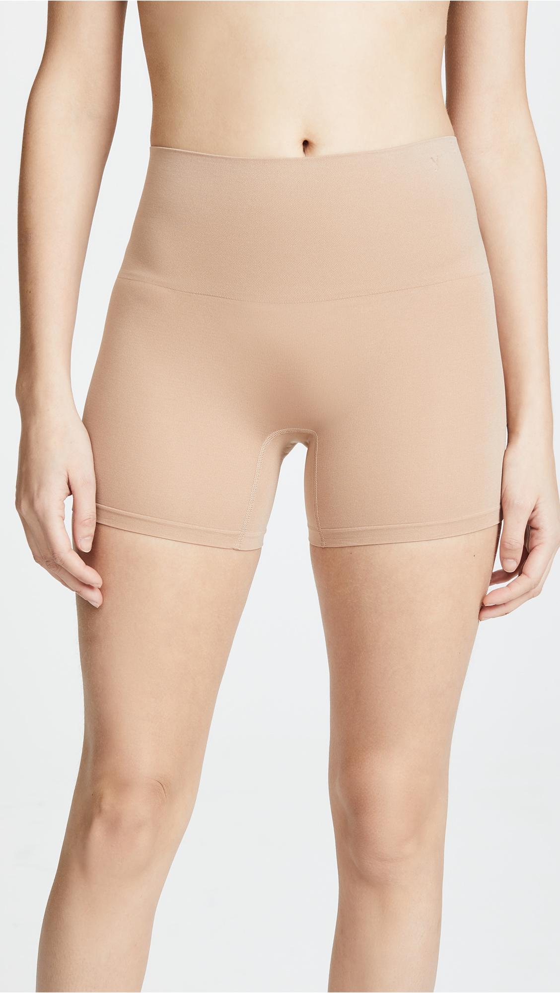 seamlessly shaped ultralight nylon shorts