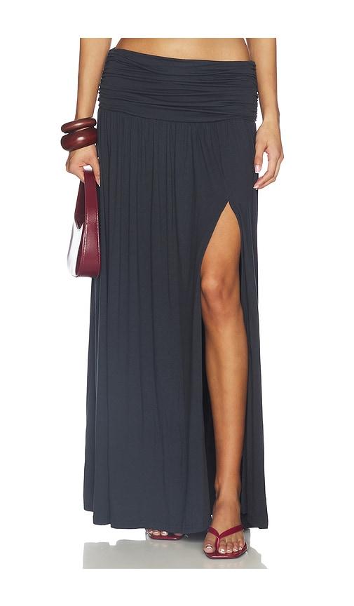 seven wonders avanni ruched low waist maxi skirt in navy.