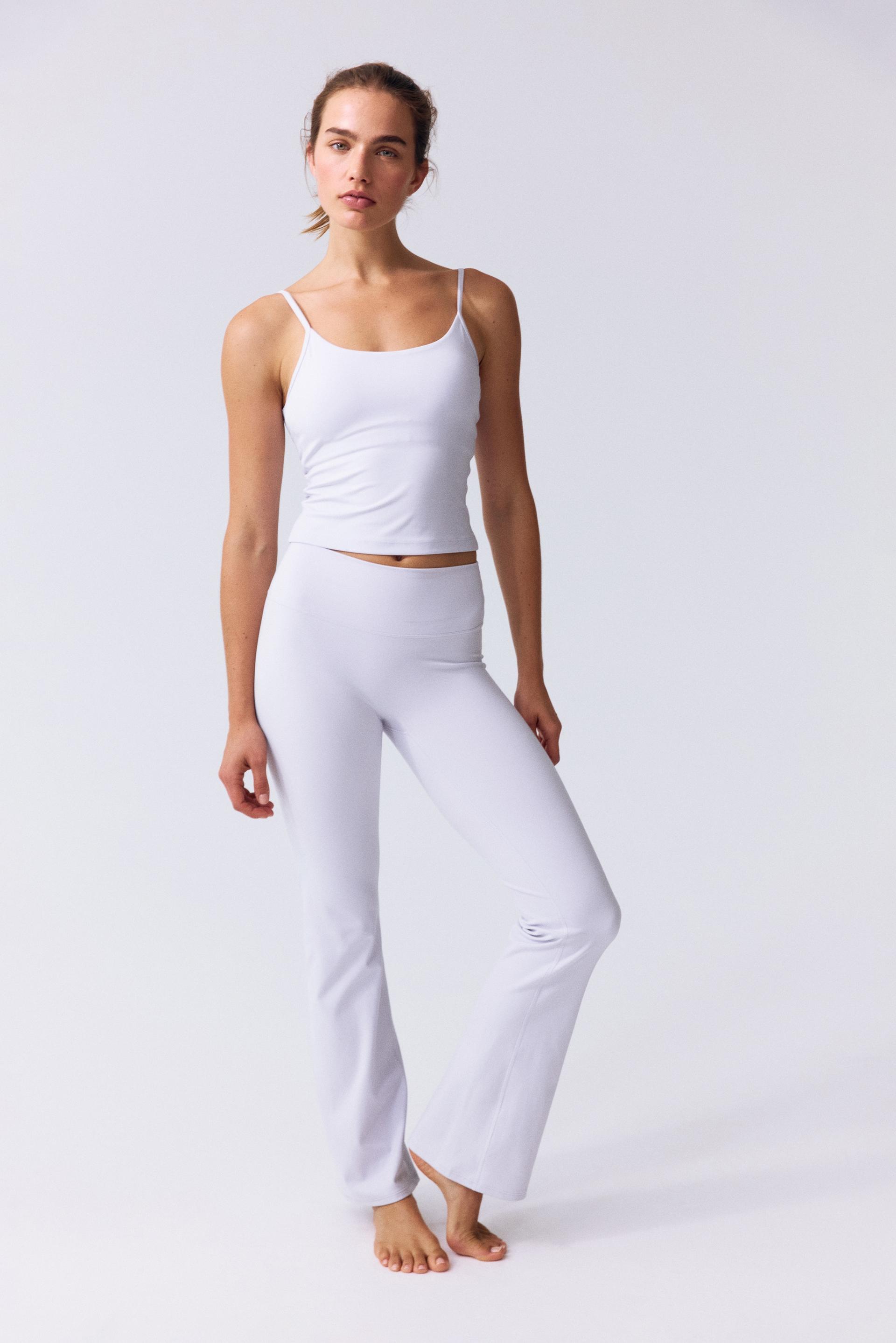 shelf-bra sports tank top with softmove™