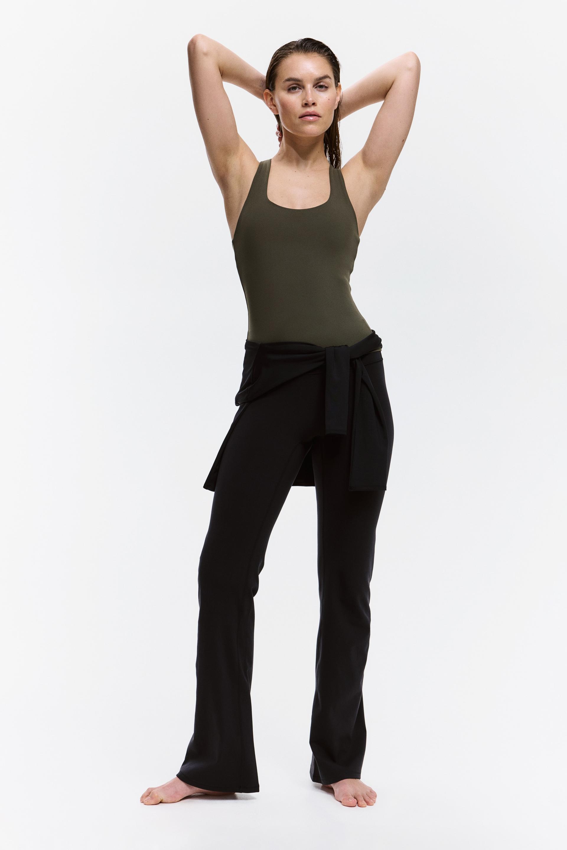 shelf-bra sports top with softmove™