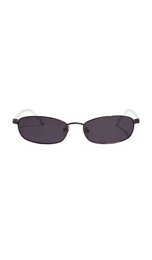 shevoke coco 003 sunglasses in black.