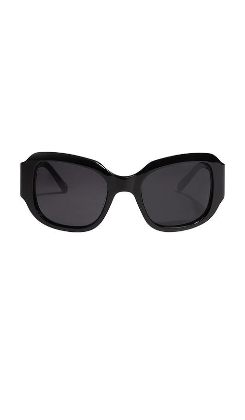 shevoke jen 001 sunglasses in black.
