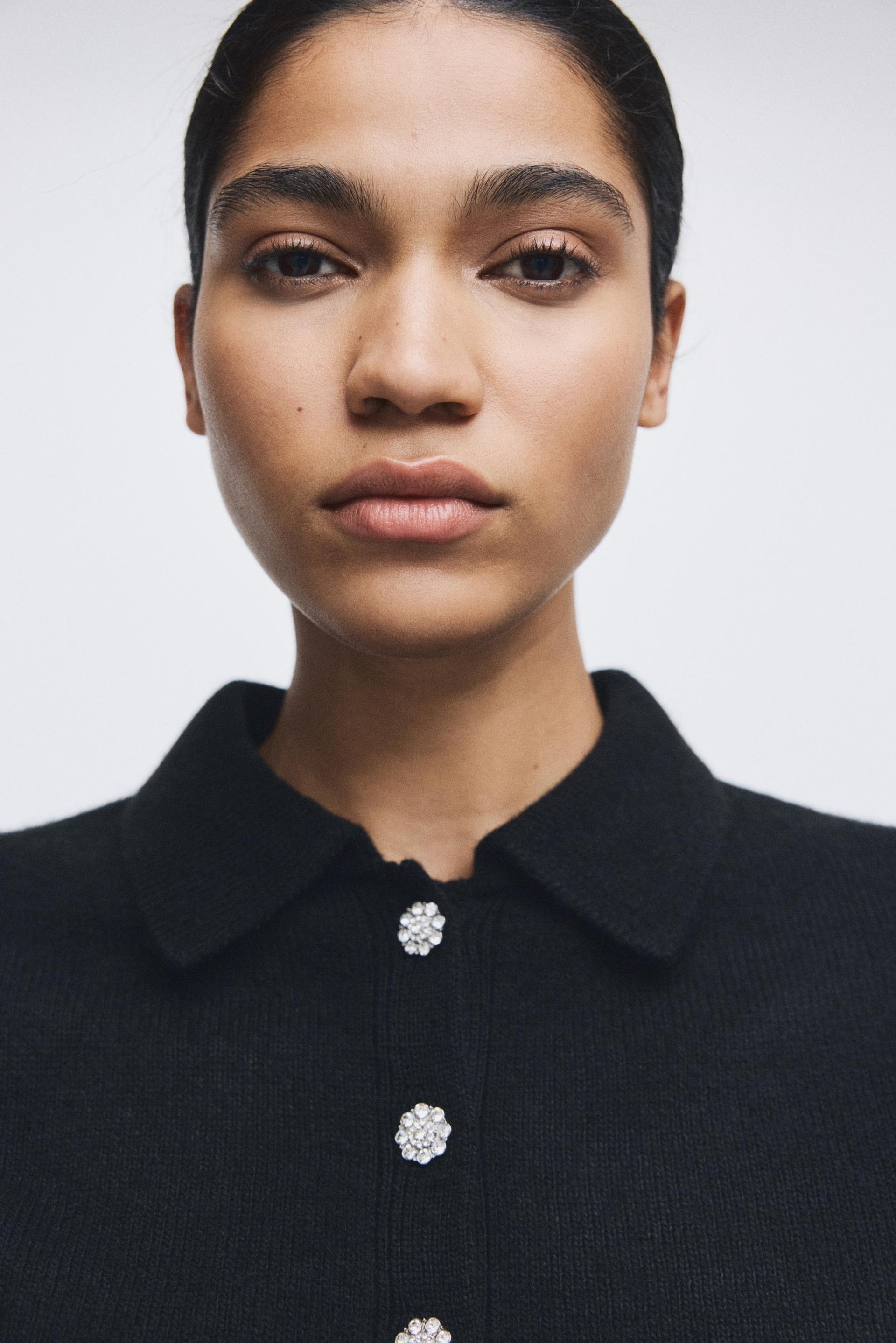 short-sleeved cardigan with collar