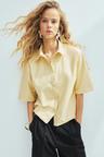 short-sleeved coated shirt