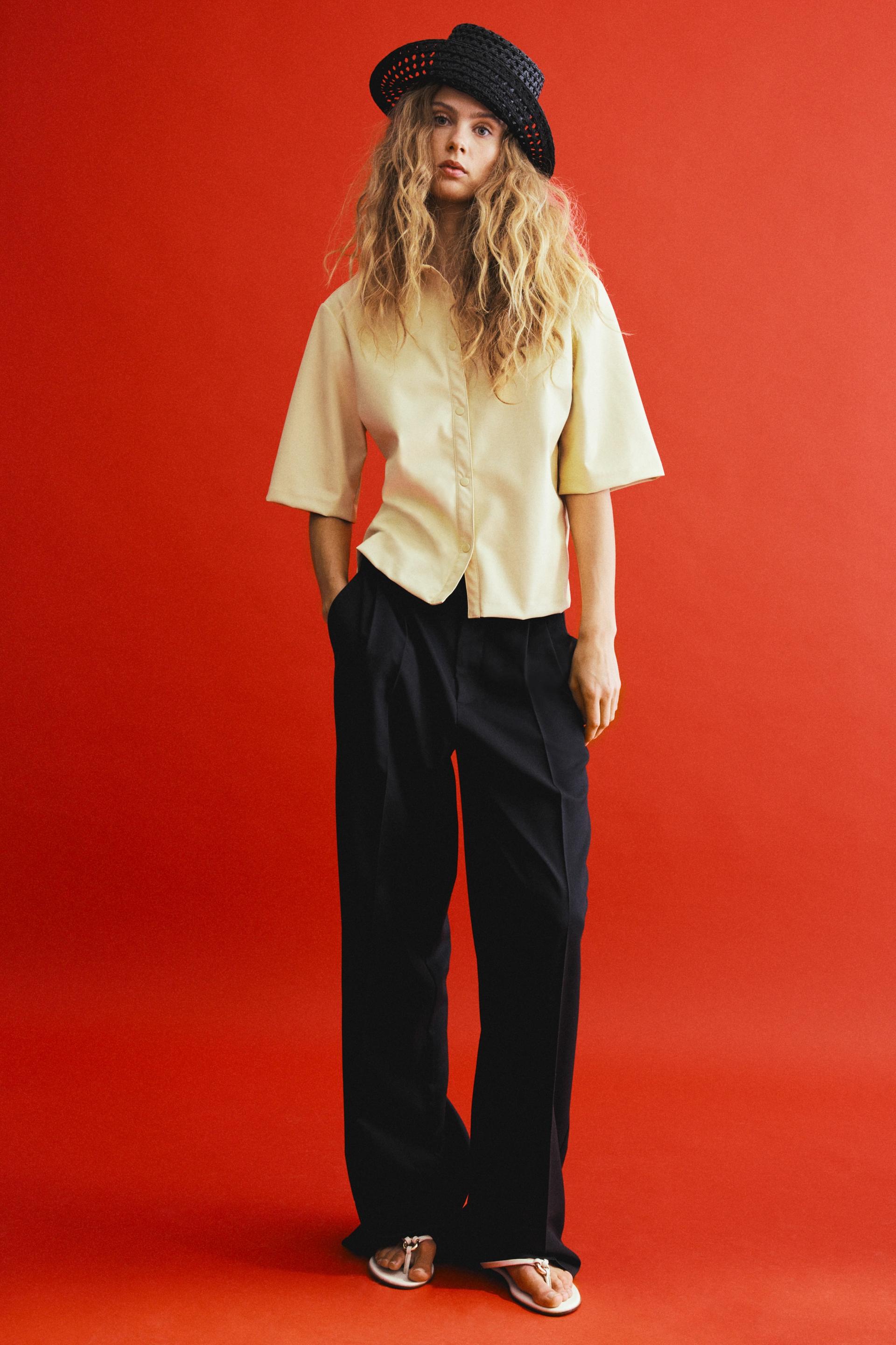 short-sleeved coated shirt