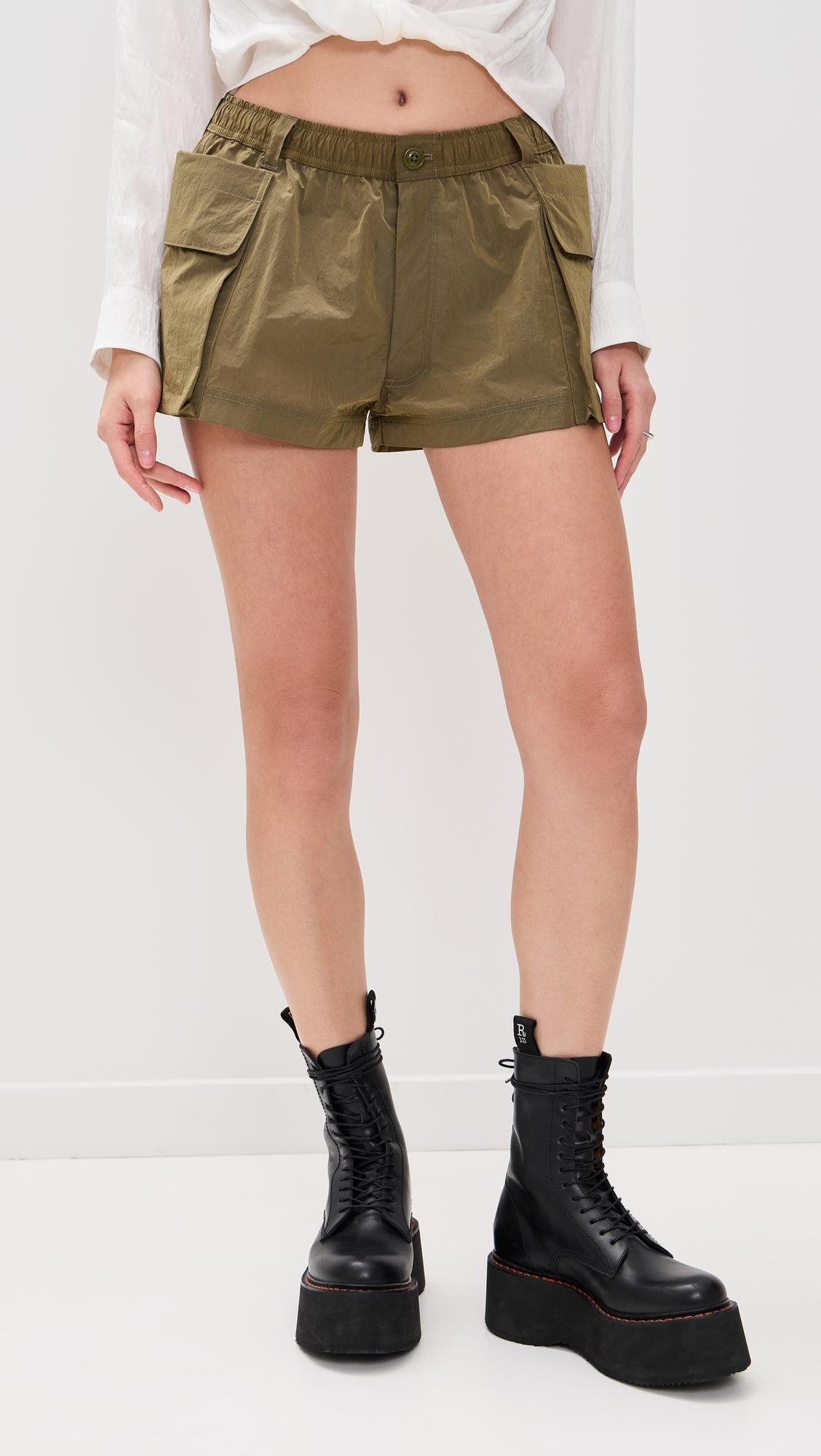shorts with 2-way pockets
