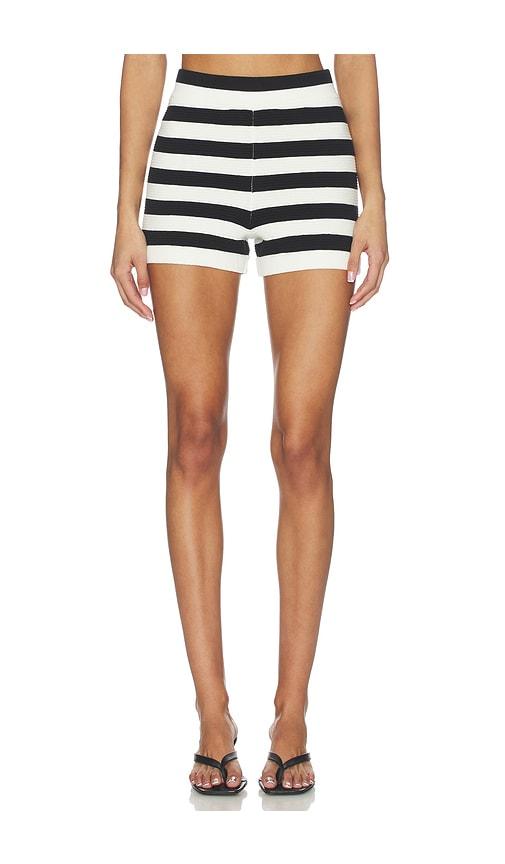 show me your mumu devin shorts in black,white.