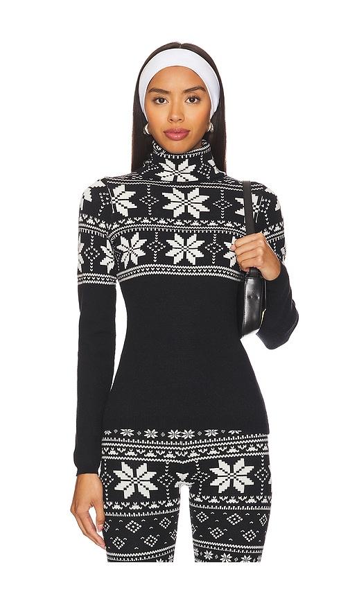 show me your mumu ski pullover in black.