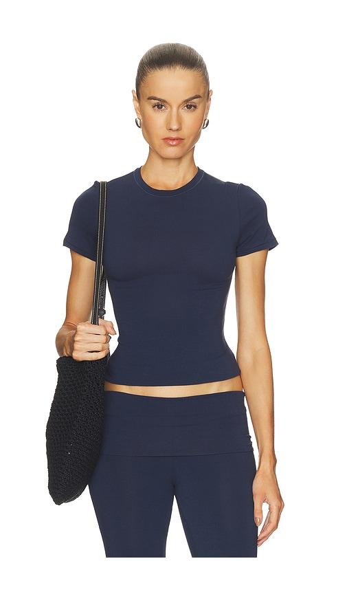 skims cotton jersey t-shirt in navy.