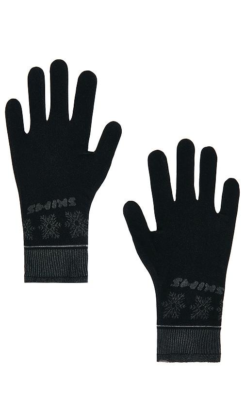 skims first layers glove set in black.