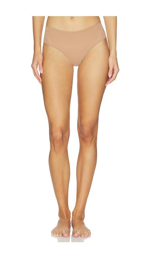 skims fits everybody brief in nude.