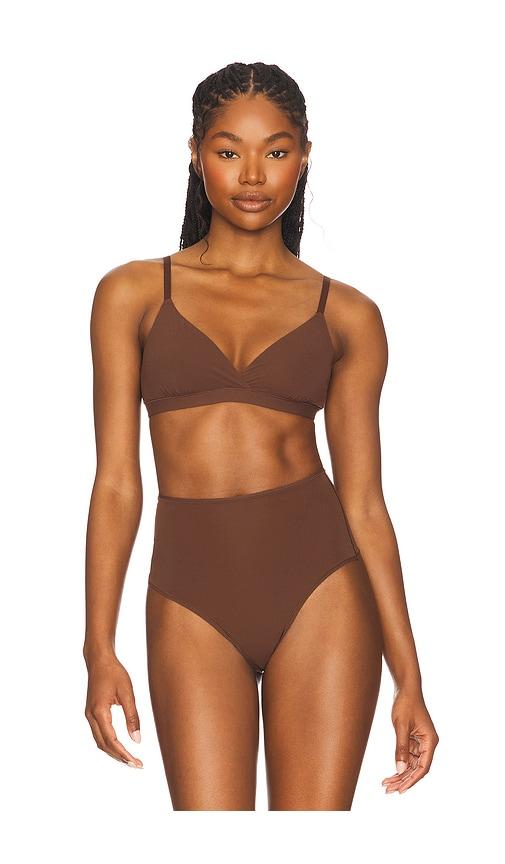 skims fits everybody crossover bralette in chocolate.