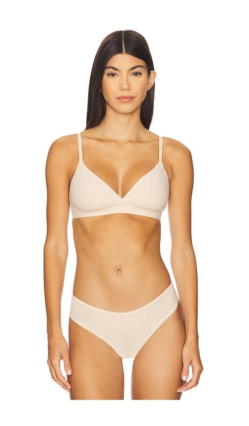skims fits everybody crossover bralette in nude.
