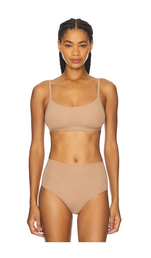 skims fits everybody scoop bralette in beige.