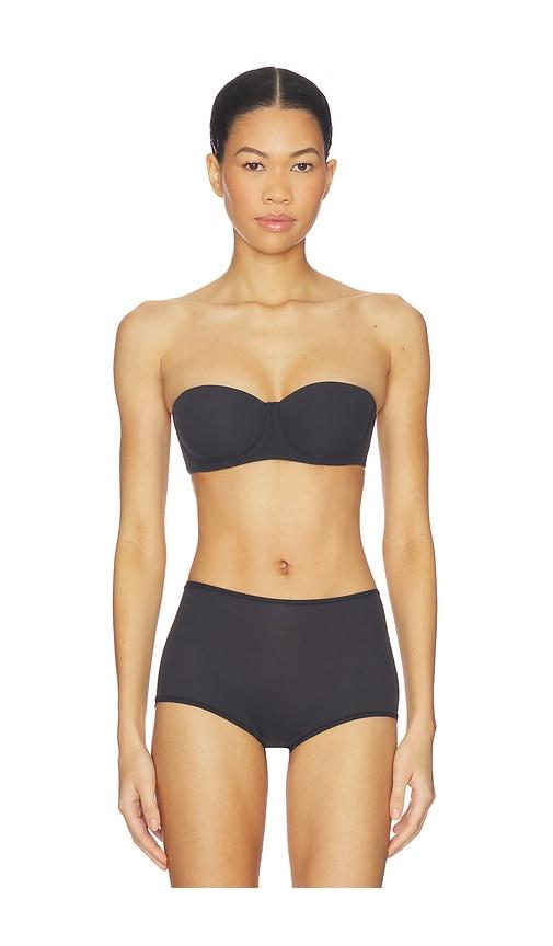 skims fits everybody strapless bra in black.