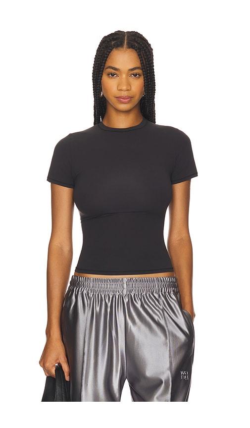 skims fits everybody t-shirt in black.