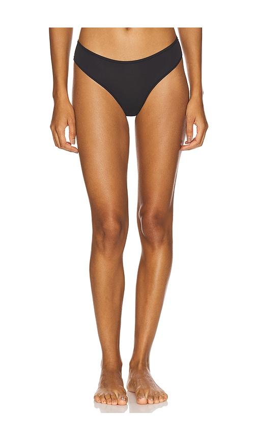 skims fits everybody thong in black.