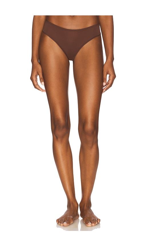 skims fits everybody thong in chocolate.