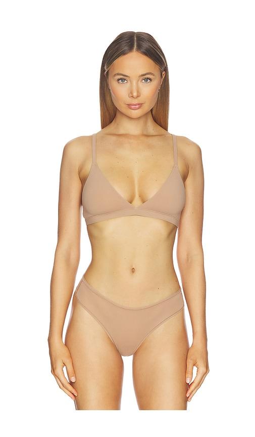 skims fits everybody triangle bralette in taupe.