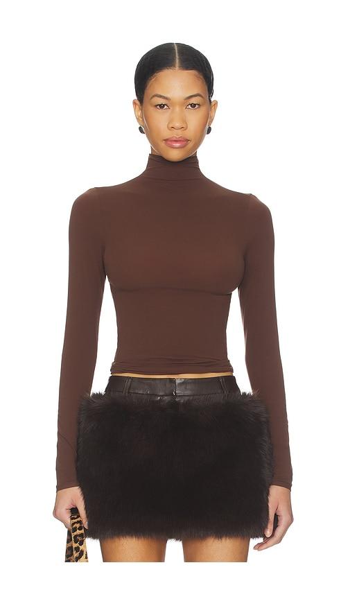 skims fits everybody turtleneck top in brown.