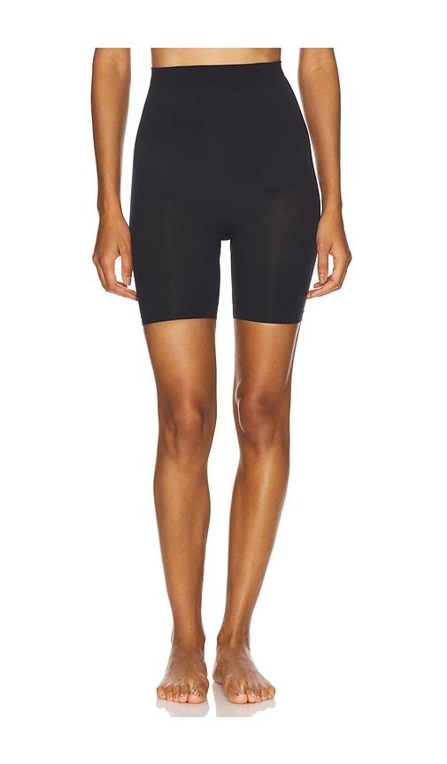 skims seamless sculpt mid thigh short in black.