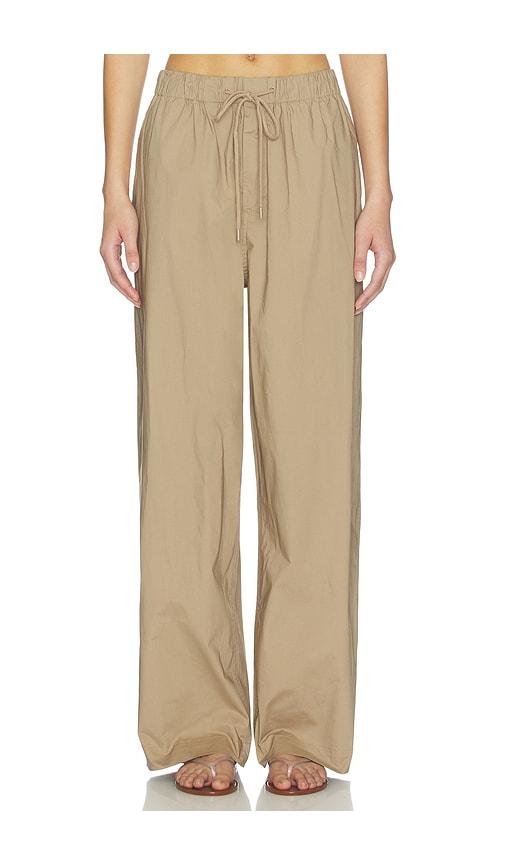 skims swiss cotton sateen oversized drawstring pant in tan.