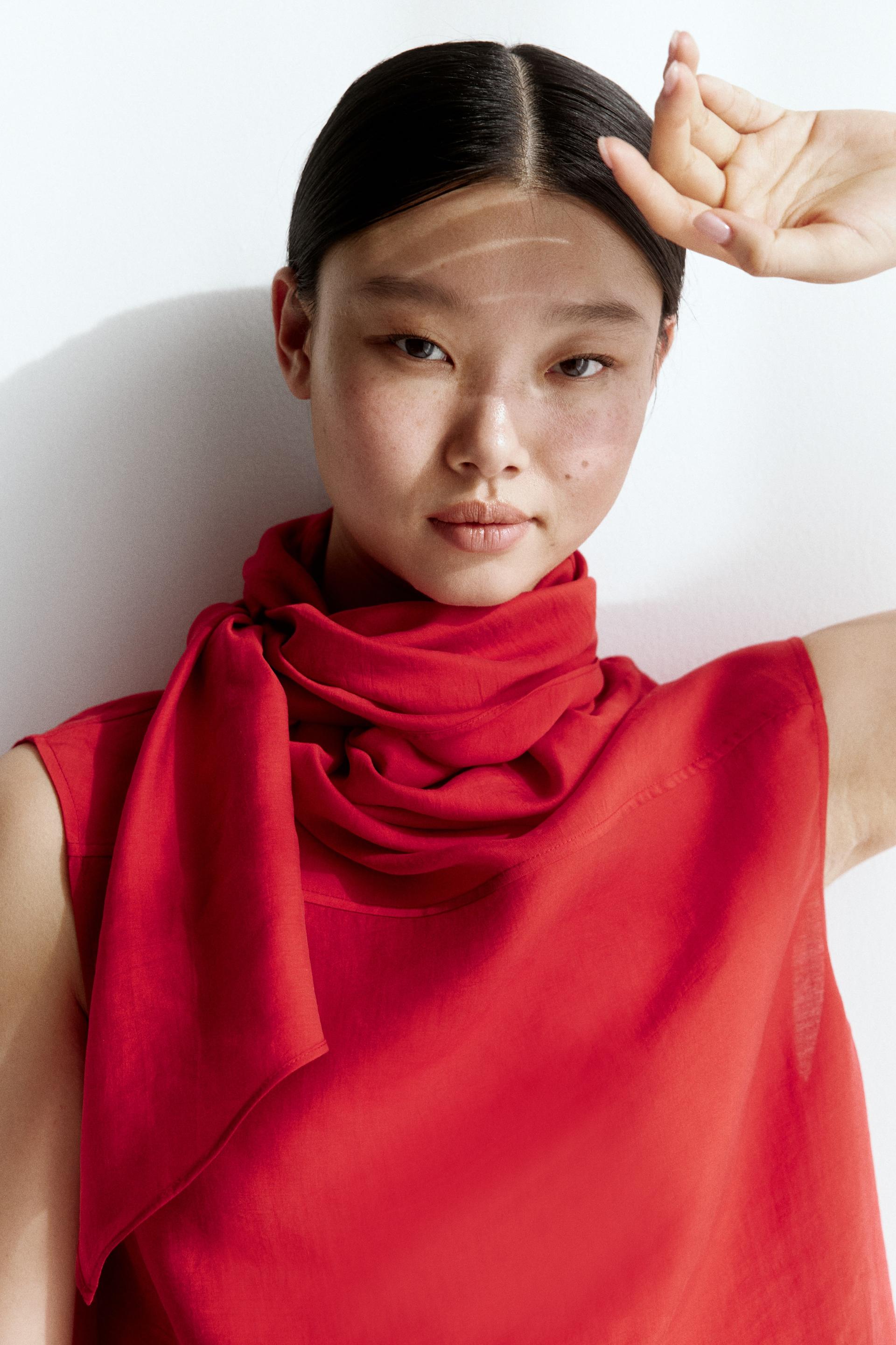 sleeveless scarf-collar blouse