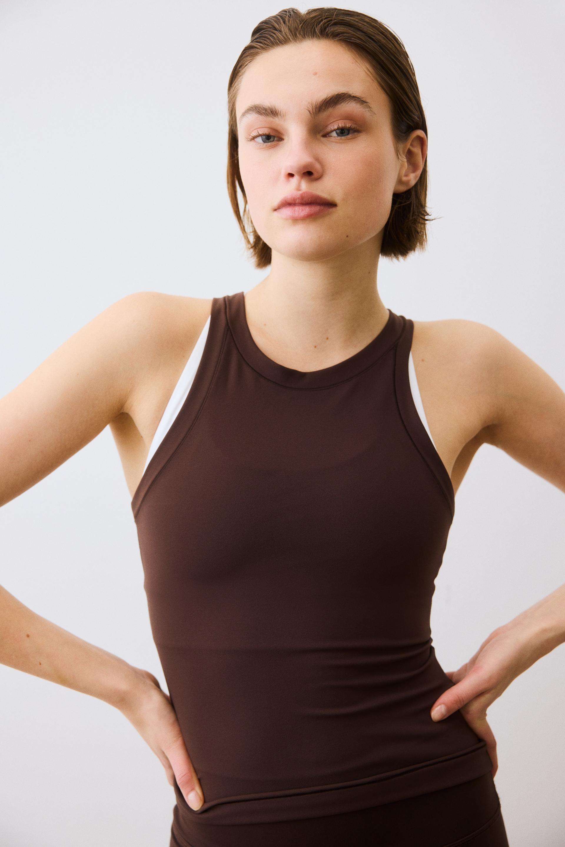 slim-fit sports tank top with softmove™