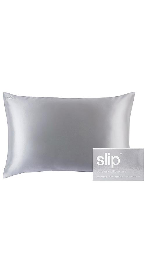 slip queen/standard pure silk pillowcase in silver in metallic silver.