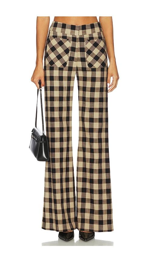 smythe classic patch pocket pant in tan.