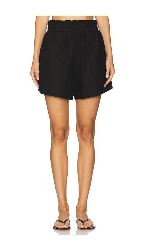 sndys shelley short in black.
