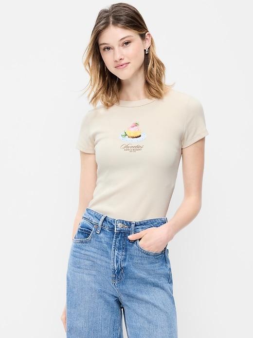 snug graphic t-shirt