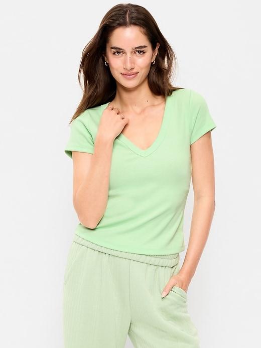 snug v-neck crop t-shirt