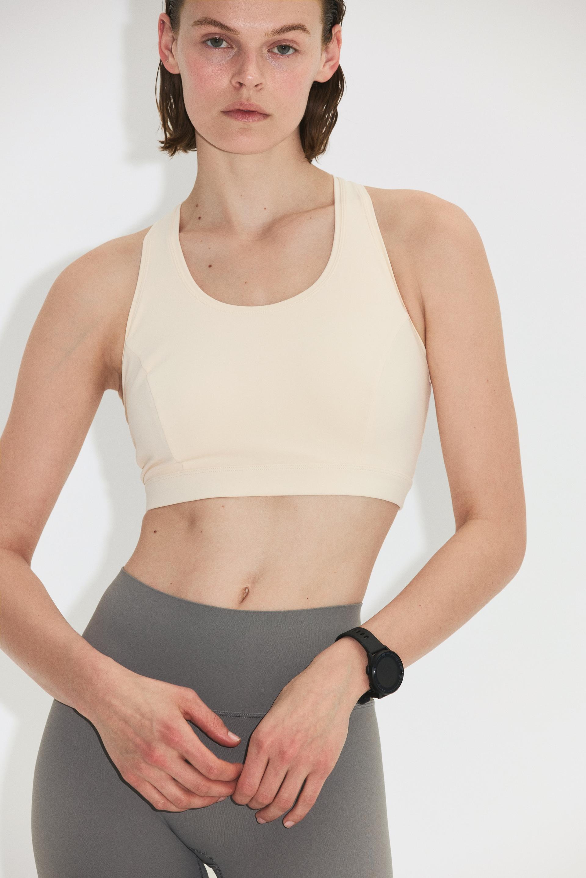 sports bra with cool handfeel drymove™