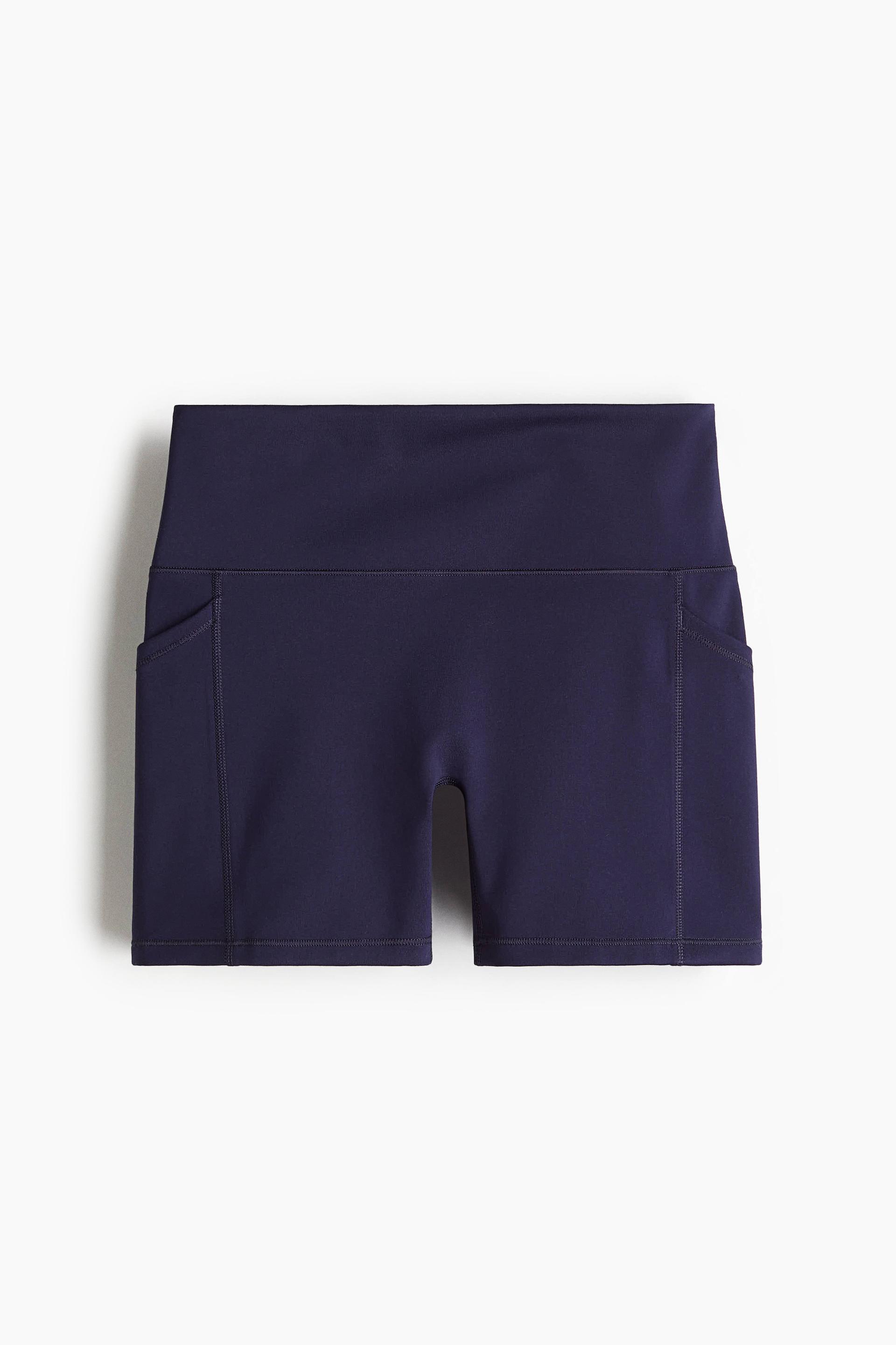 sports hot pants with drymove™