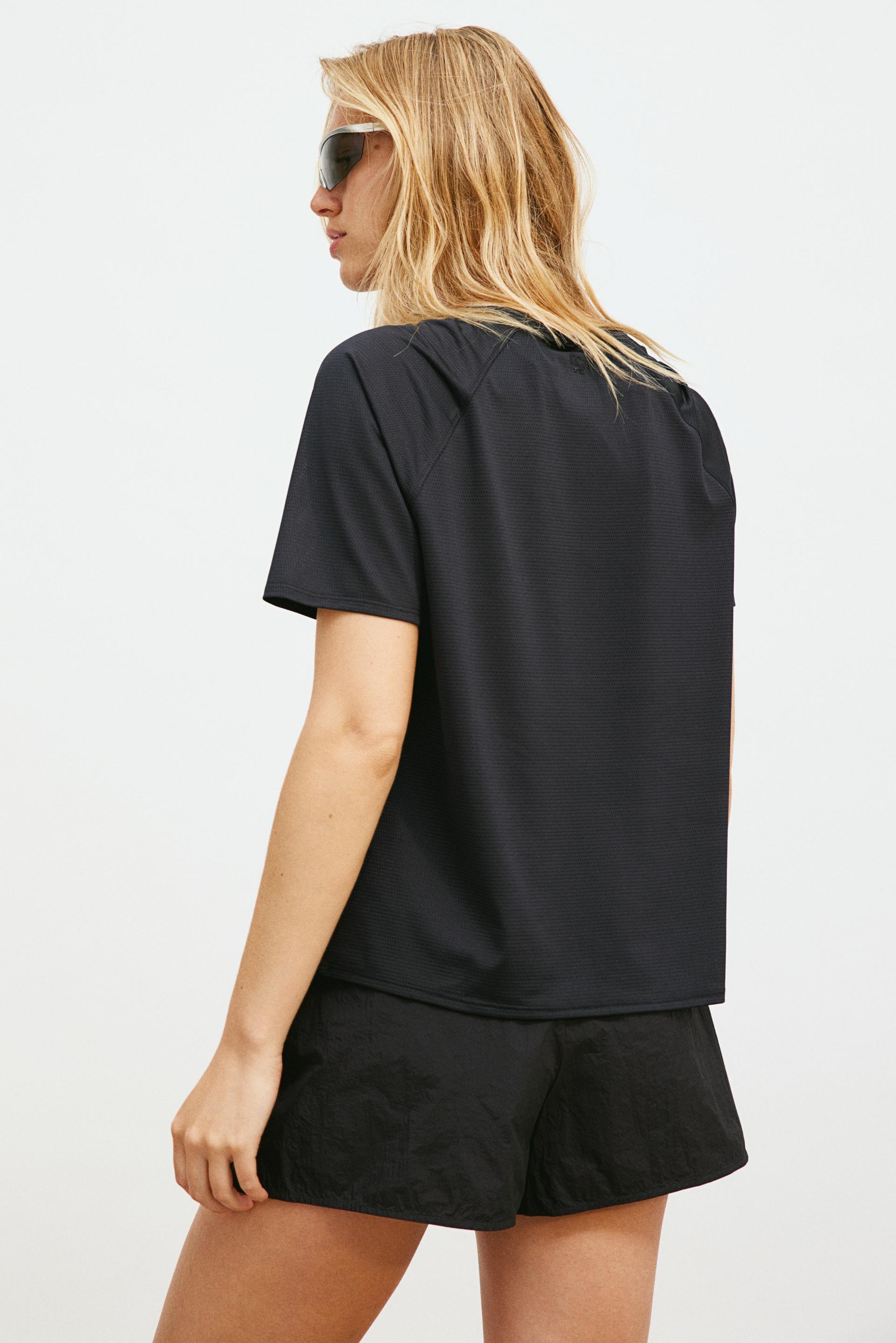 sports top in drymove™