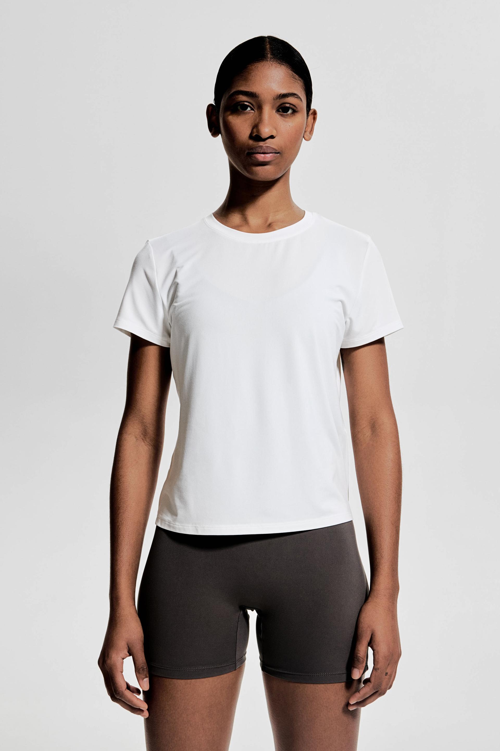 sports top in drymove™