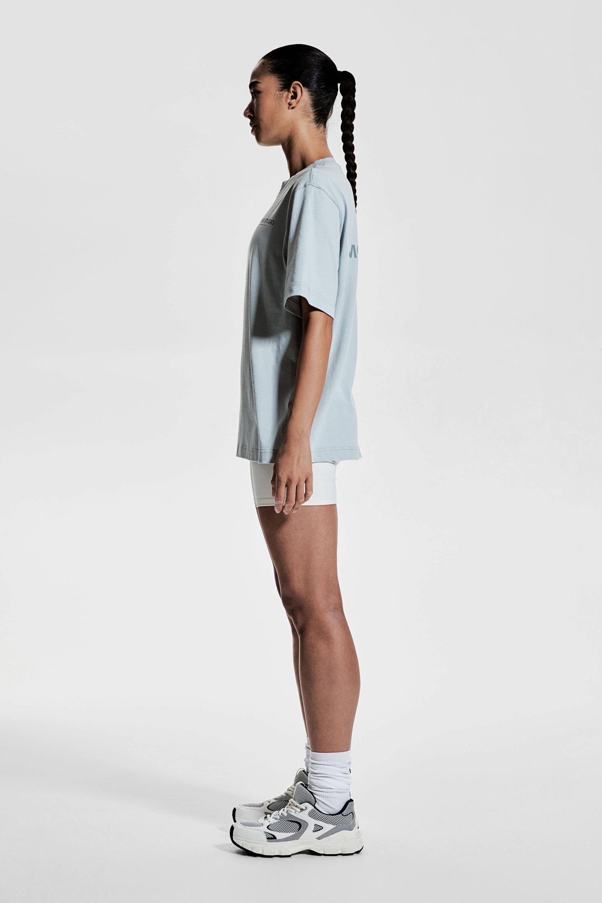 sports top with drymove™