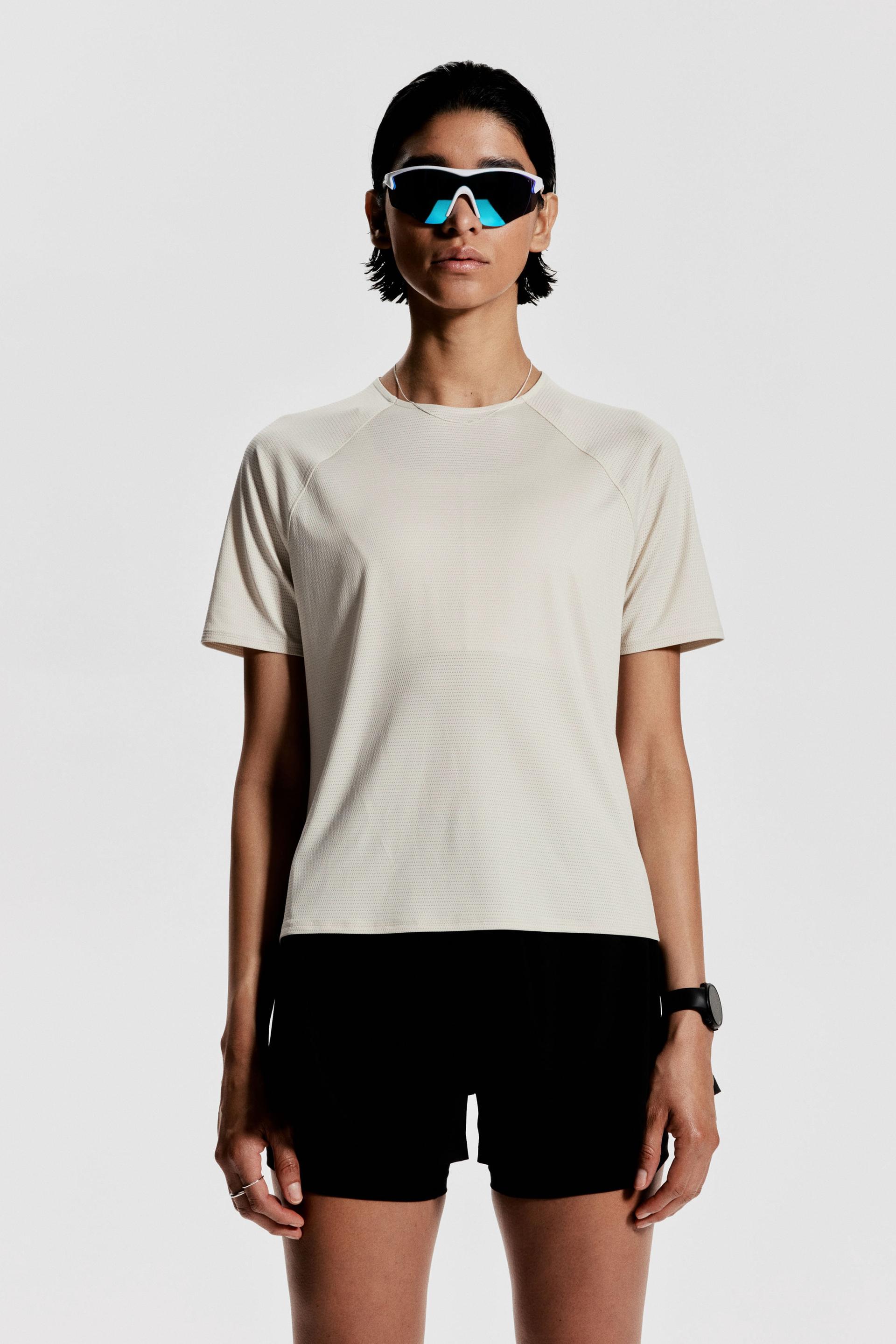 sports top with drymove™
