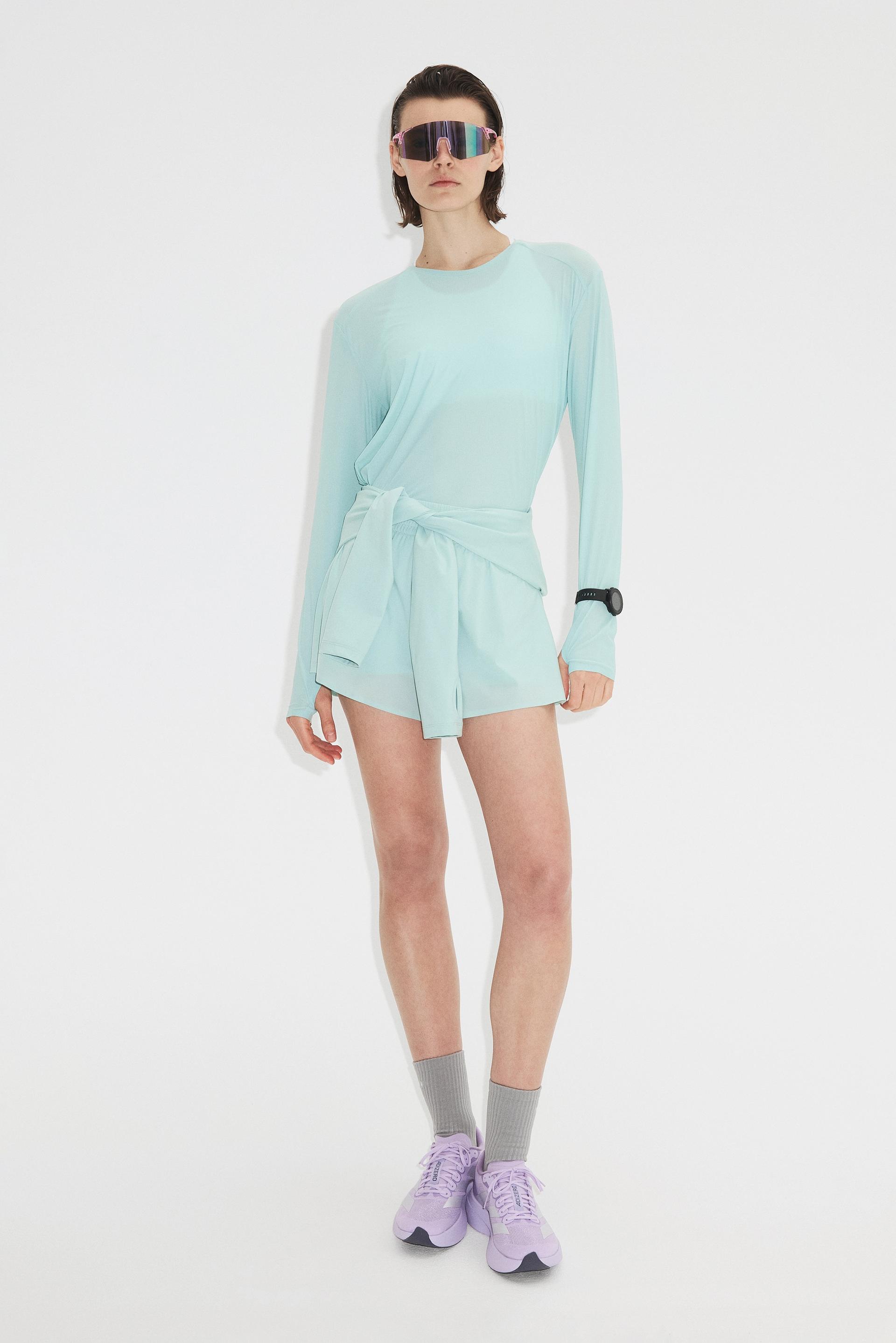 sports top with drymove™