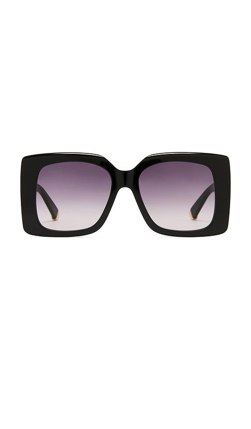 stella mccartney medallion sunglasses in black.